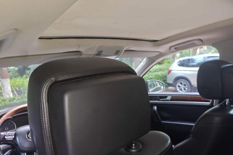 Used Volkswagen Touareg 2011 3.0 TSI High-End Version Headliner
