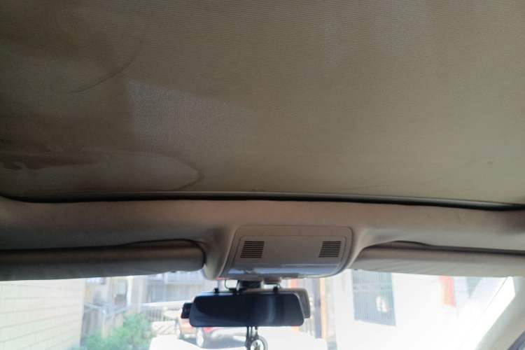 Used Volkswagen Touareg 2011 3.0 TSI Comfort Version Headliner