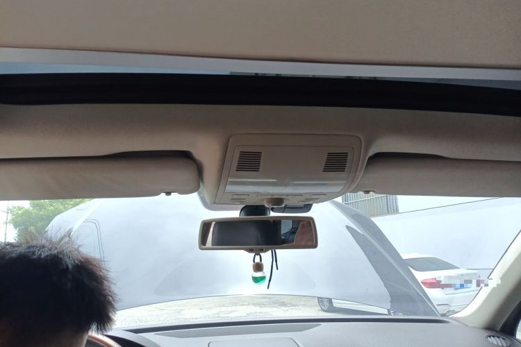 Used Volkswagen Touareg 2011 3.0 TSI Comfort Version Headliner