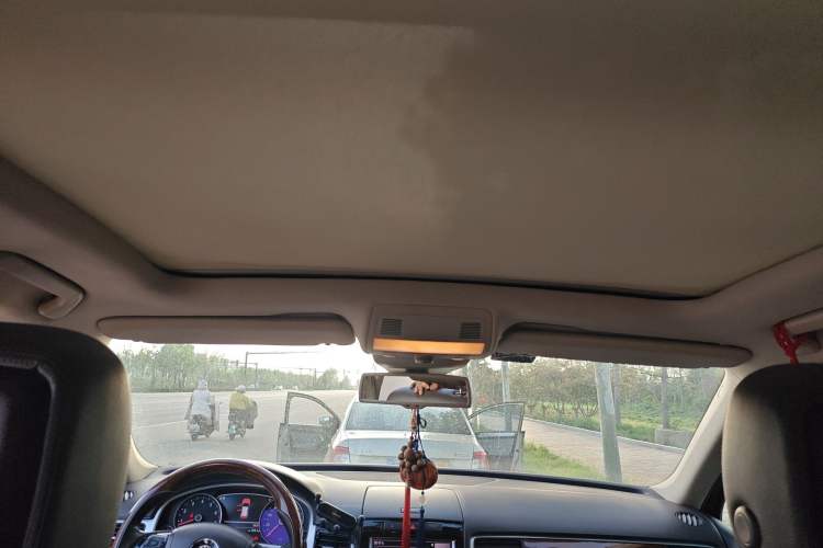 Used Volkswagen Touareg 2011 3.0 TSI Luxury Edition Headliner