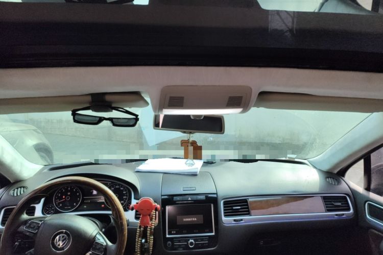 Used Volkswagen Touareg 2011 3.0 TSI Comfort Version Headliner