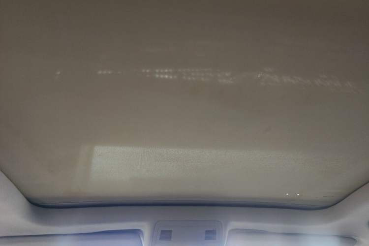 Used Volkswagen Touareg 2011 3.0 TSI Comfort Version Headliner