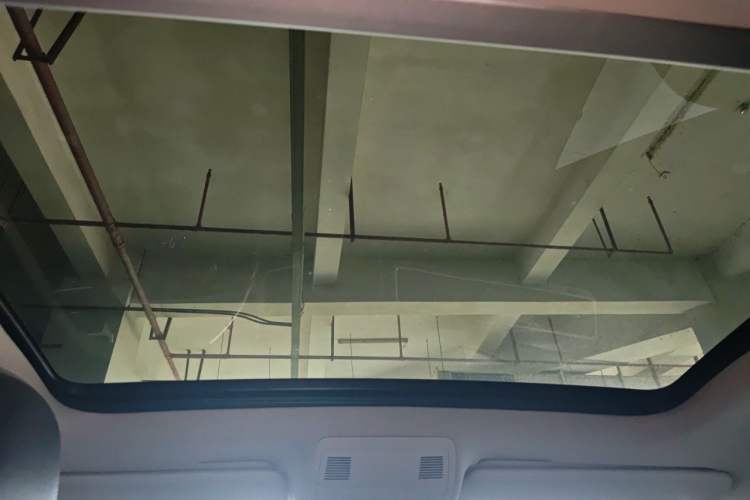 Used Volkswagen Touareg 2011 3.0 TSI High-End Version Headliner
