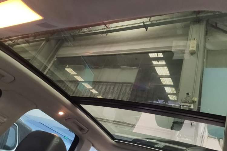 Used Volkswagen Touareg 2011 3.0 TSI Comfort Version Headliner