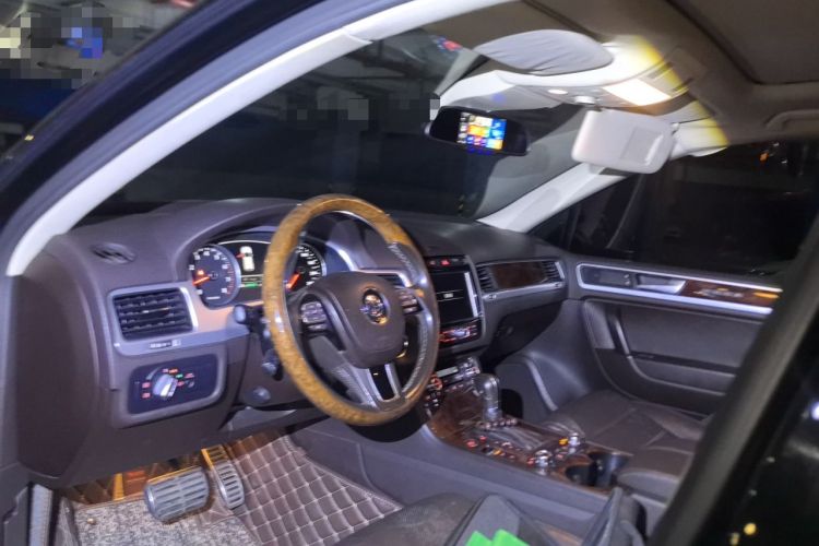 Used Volkswagen Touareg 2011 3.0 TSI Hybrid Headliner