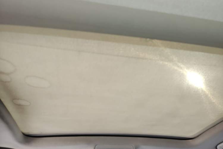 Used Volkswagen Touareg 2011 3.0 TSI Comfort Version Headliner