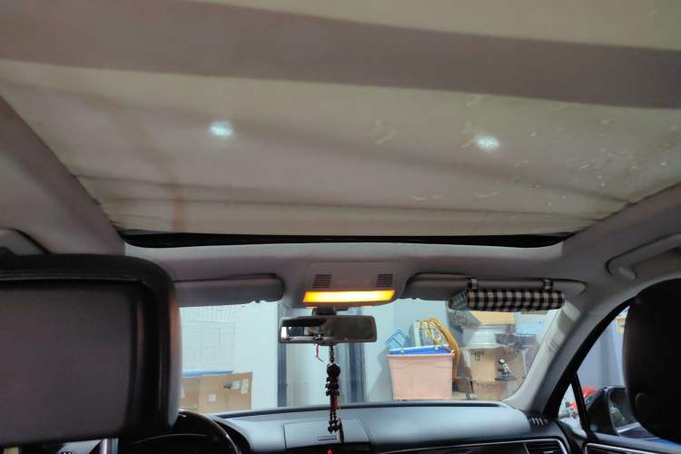Used Volkswagen Touareg 2011 3.0 TSI Comfort Version Headliner