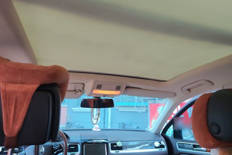 Used Volkswagen Touareg 2011 3.0 TSI High-End Version Headliner
