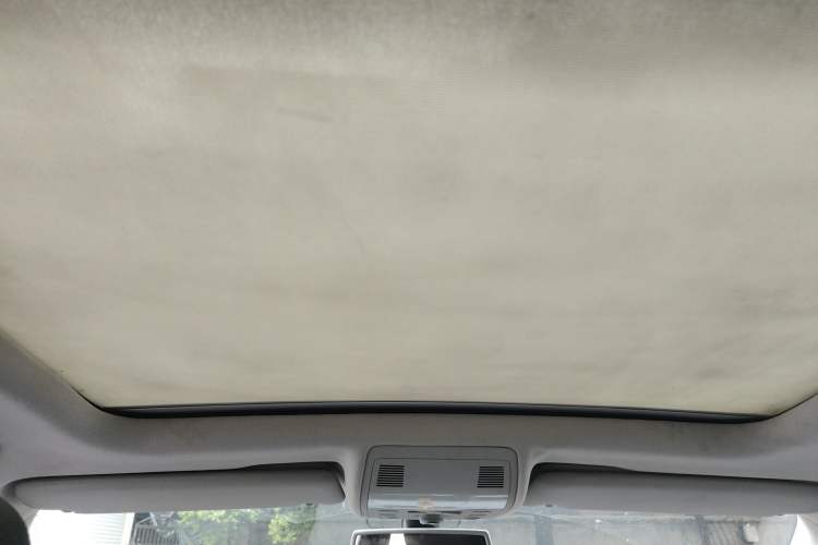 Used Volkswagen Touareg 2011 3.0 TSI High-End Version Headliner