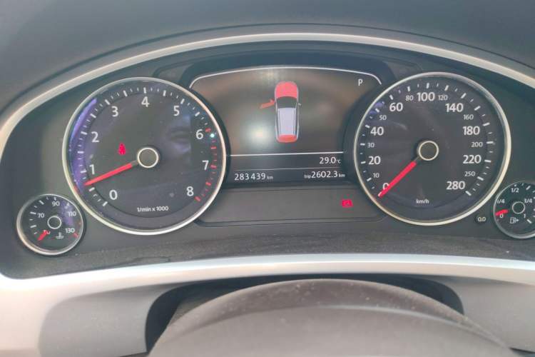 Used Volkswagen Touareg 2011 3.0 TSI Comfort Version Instrument Cluster