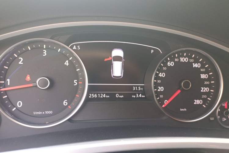 Used Volkswagen Touareg 2011 3.0 TDI Diesel Luxury Model Instrument Cluster