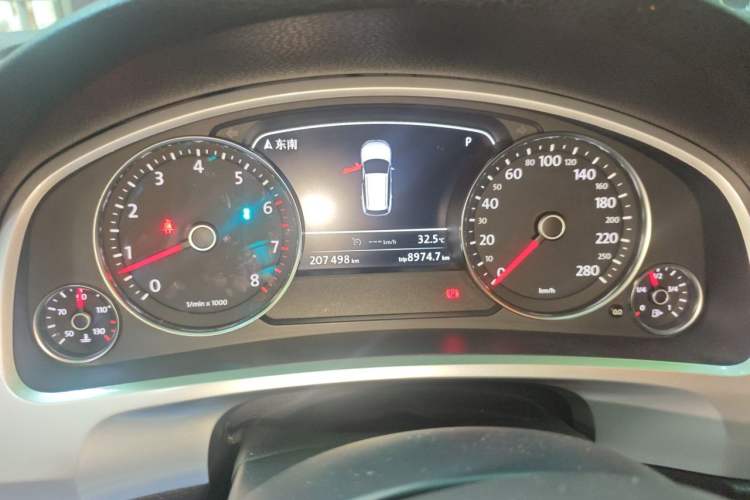Used Volkswagen Touareg 2011 3.0 TSI High-End Version Instrument Cluster