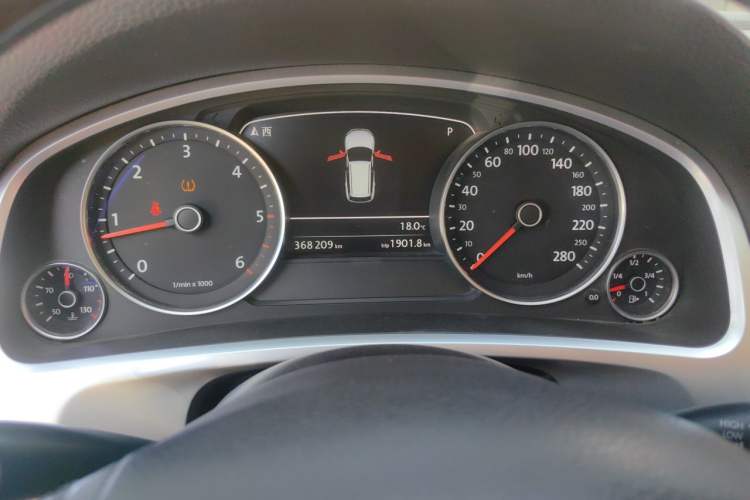 Used Volkswagen Touareg 2011 3.0 TDI Diesel Comfort Version Instrument Cluster
