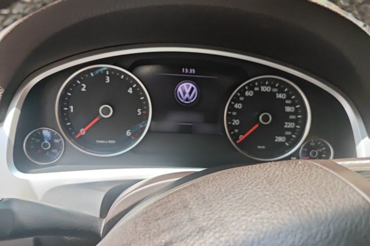 Used Volkswagen Touareg 2011 3.0 TDI Diesel Standard Version Instrument Cluster
