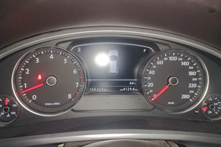 Used Volkswagen Touareg 2011 3.0 TSI Standard Version Instrument Cluster