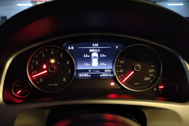 Used Volkswagen Touareg 2011 3.0 TSI Luxury Edition Instrument Cluster