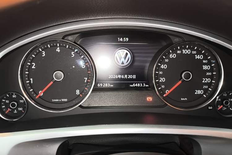 Used Volkswagen Touareg 2011 3.0 TSI Comfort Version Instrument Cluster