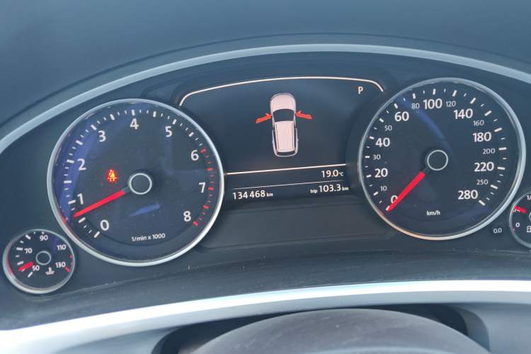 Used Volkswagen Touareg 2011 3.0 TSI Standard Version Instrument Cluster