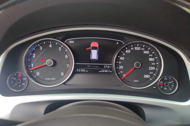 Used Volkswagen Touareg 2011 3.0 TSI Luxury Edition Instrument Cluster