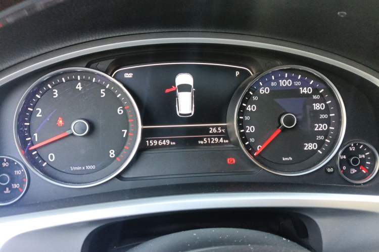 Used Volkswagen Touareg 2011 3.0 TSI Comfort Version Instrument Cluster