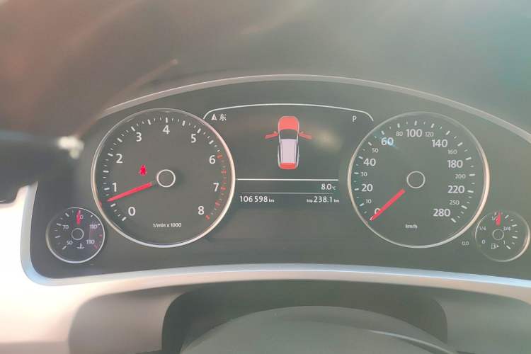 Used Volkswagen Touareg 2011 3.0 TSI High-End Version Instrument Cluster