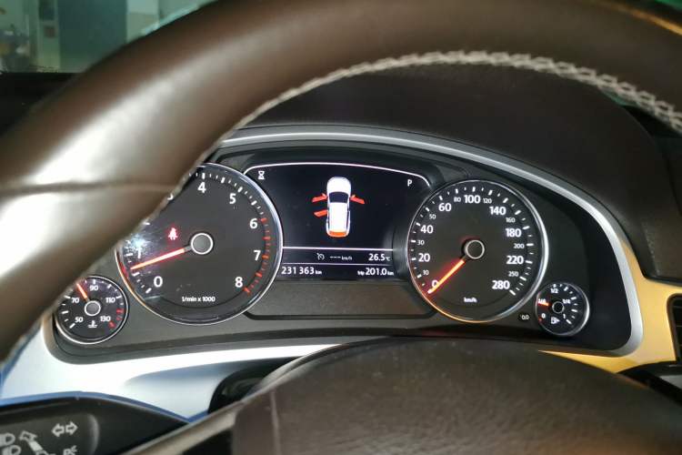 Used Volkswagen Touareg 2011 3.0 TSI Comfort Version Instrument Cluster