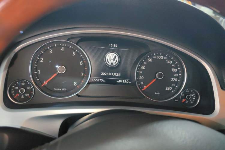 Used Volkswagen Touareg 2011 3.0 TSI Comfort Version Instrument Cluster