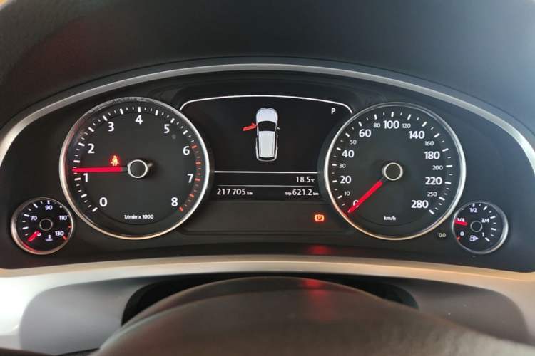 Used Volkswagen Touareg 2011 3.0 TSI Standard Version Instrument Cluster