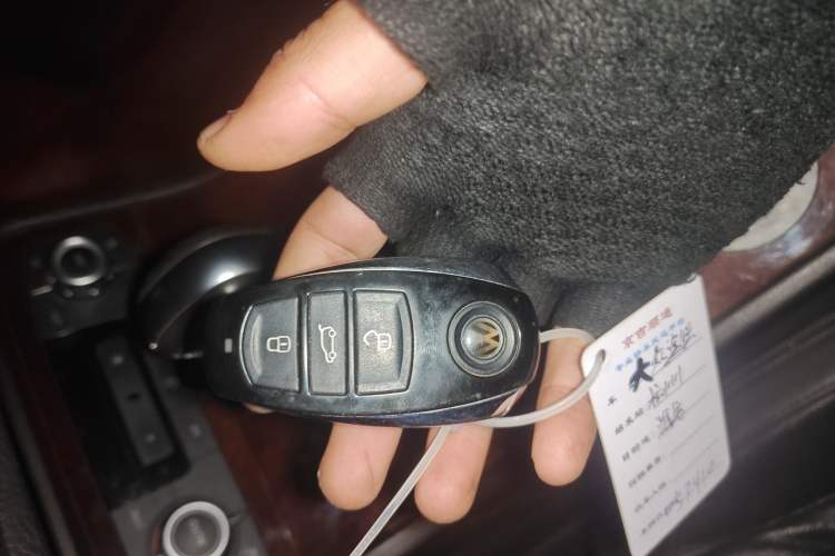 Used Volkswagen Touareg 2011 3.0 TSI Standard Version Interior 1
