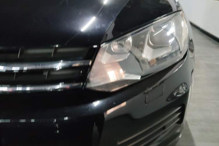 Used Volkswagen Touareg 2011 3.0 TSI Comfort Version Left Front Headlight