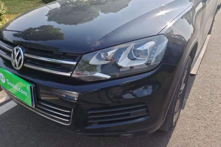 Used Volkswagen Touareg 2011 3.0 TSI Comfort Version Left Front Headlight