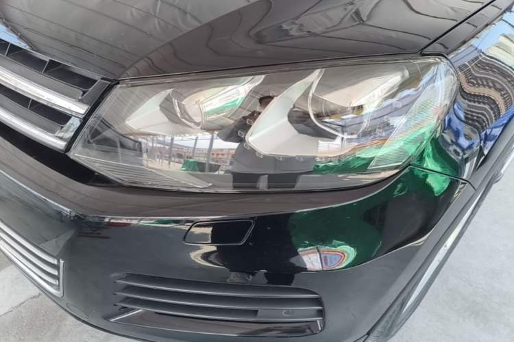 Used Volkswagen Touareg 2011 3.0 TSI Standard Version Left Front Headlight
