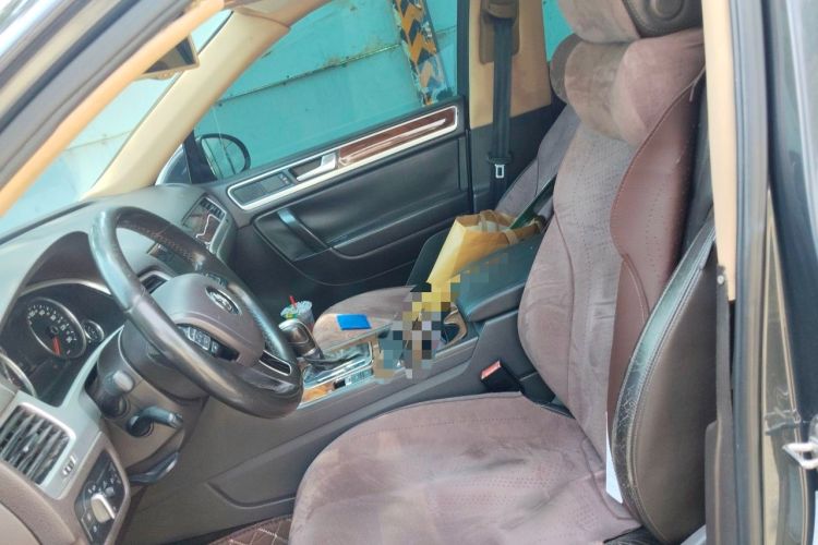 Used Volkswagen Touareg 2011 3.0 TSI Standard Version Left Front Seat