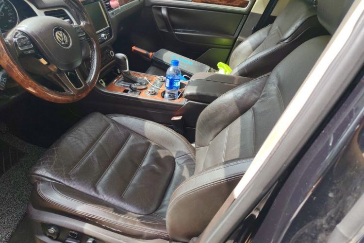 Used Volkswagen Touareg 2011 3.0 TSI Comfort Version Left Front Seat