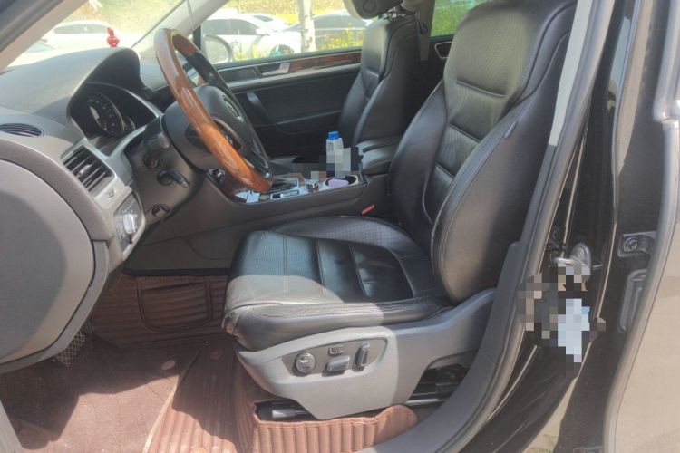 Used Volkswagen Touareg 2011 3.0 TSI High-End Version Left Front Seat