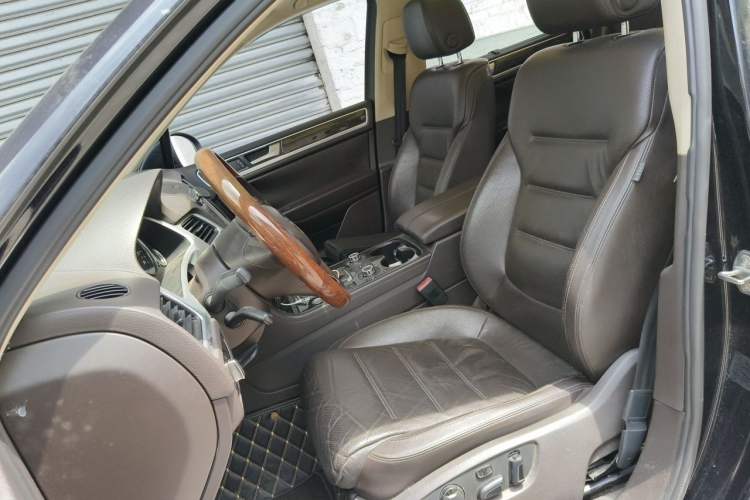 Used Volkswagen Touareg 2011 3.0 TSI Comfort Version Left Front Seat