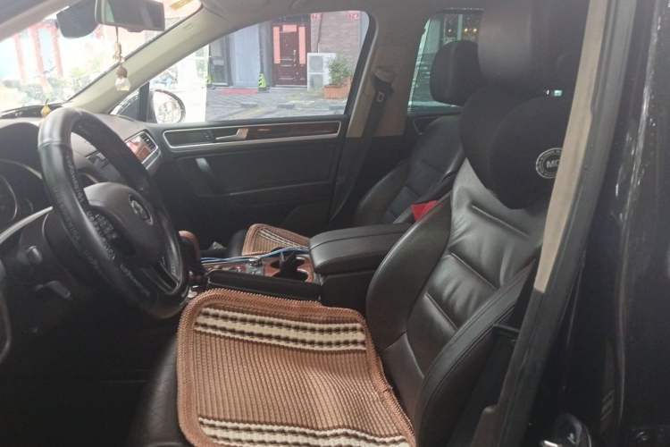 Used Volkswagen Touareg 2011 3.0 TSI Luxury Edition Left Front Seat