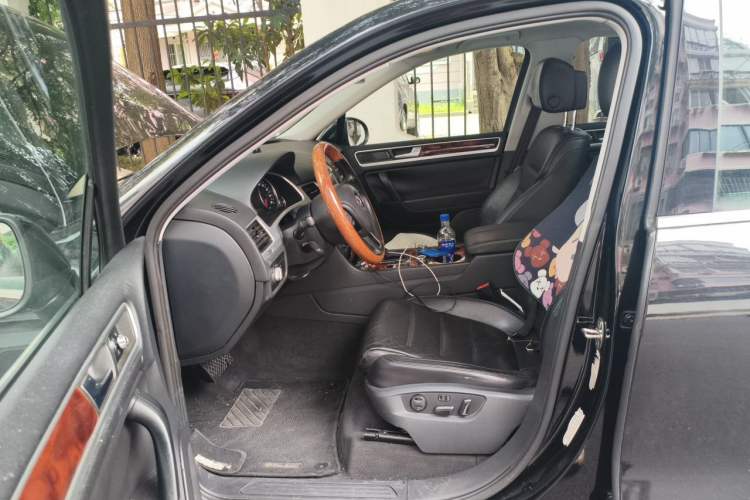 Used Volkswagen Touareg 2011 3.0 TSI Comfort Version Left Front Seat