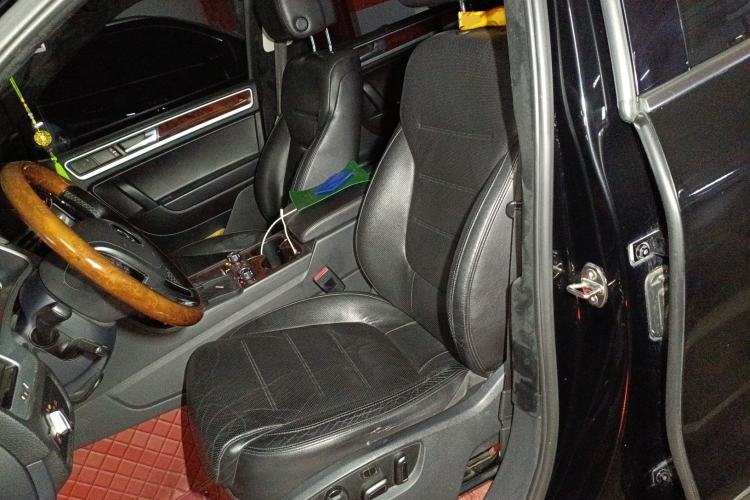 Used Volkswagen Touareg 2011 3.0 TSI Comfort Version Left Front Seat