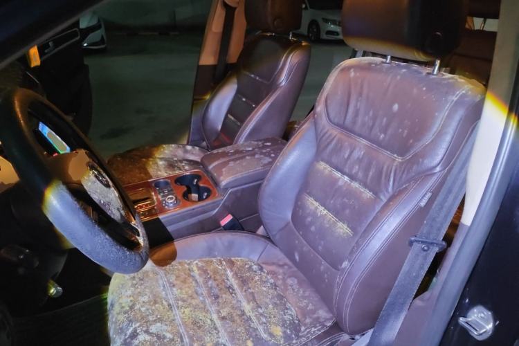 Used Volkswagen Touareg 2011 3.0 TSI Standard Version Left Front Seat