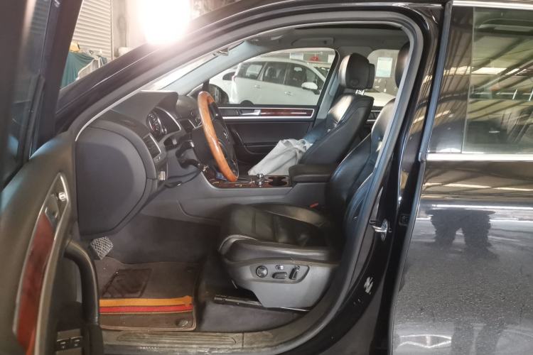 Used Volkswagen Touareg 2011 3.0 TSI Comfort Version Left Front Seat