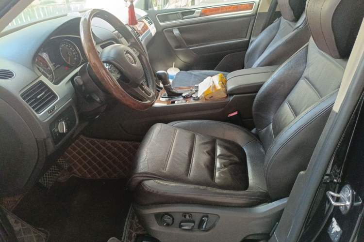 Used Volkswagen Touareg 2011 3.0 TSI Comfort Version Left Front Seat