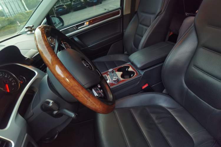 Used Volkswagen Touareg 2011 3.0 TSI Comfort Version Left Front Seat