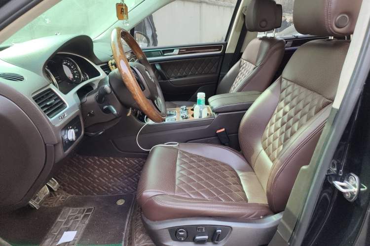 Used Volkswagen Touareg 2011 3.0 TSI Comfort Version Left Front Seat