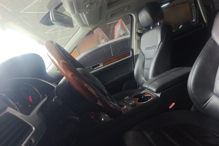 Used Volkswagen Touareg 2011 3.0 TSI Comfort Version Left Front Seat