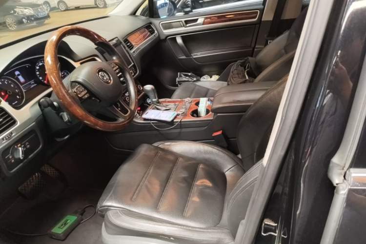 Used Volkswagen Touareg 2011 3.0 TSI Comfort Version Left Front Seat