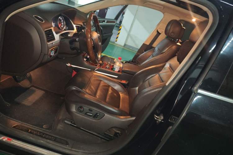 Used Volkswagen Touareg 2011 3.0 TSI Comfort Version Left Front Seat