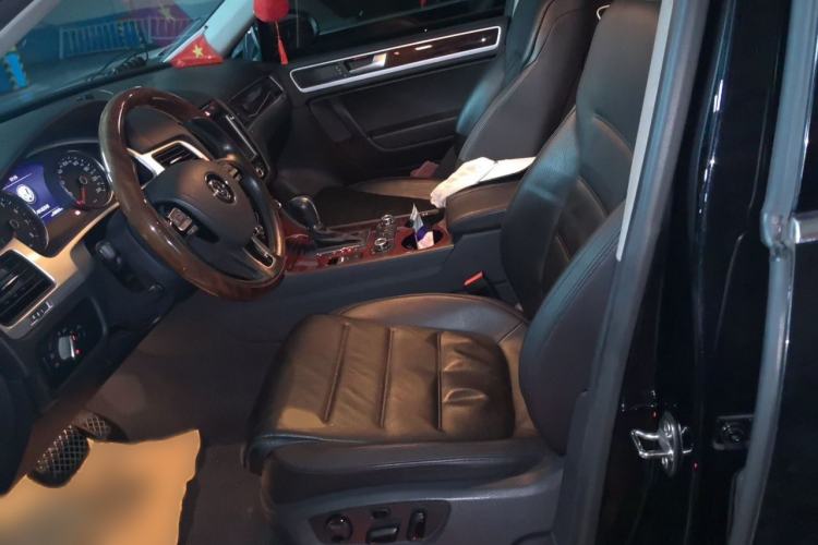 Used Volkswagen Touareg 2011 3.0 TSI Comfort Version Left Front Seat