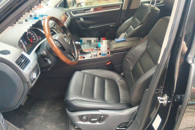Used Volkswagen Touareg 2011 3.0 TDI Diesel Comfort Version Left Front Seat