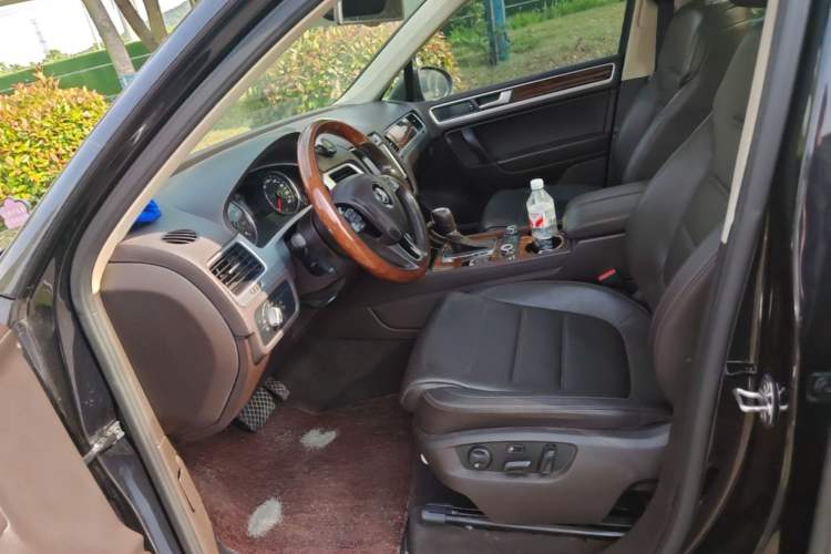 Used Volkswagen Touareg 2011 3.0 TSI Comfort Version Left Front Seat